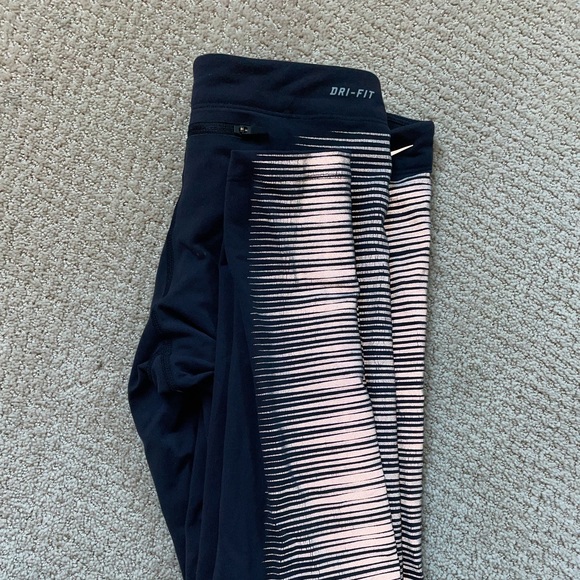 Nike glow in the dark leggings - Picture 5 of 7